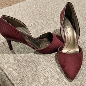 9.5 Burgundy Bandolino pumps